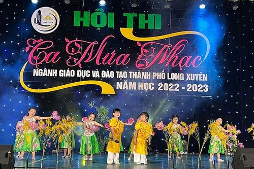 Khai mạc Hội thi ca múa nhạc ngành giáo dục và đào tạo TP. Long Xuyên năm học 2022 - 2023