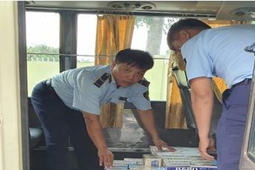 Kiên Giang: Phát hiện gần 1.000 bao thuốc lá điếu nhập lậu trên xe khách