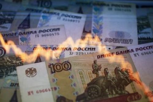 Đồng Ruble của Nga giảm xuống mức thấp kỷ lục trong gần 10 tháng
