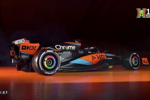 McLaren và Aston Martin ra mắt xe đua F1 mùa giải mới