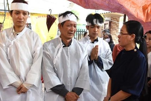 Lãnh đạo tỉnh Quảng Ngãi thăm hỏi gia đình các nạn nhân trong vụ TNGT