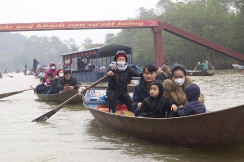 Hàng loạt hành vi vi phạm tại Lễ hội chùa Hương đã bị xử lý