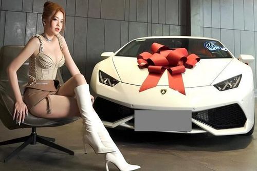 'Hot girl' 9X Đắk Lắk tự tặng mình siêu xe Lamborghini Huracan hơn 10 tỷ