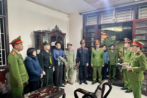 Bắt Giám đốc và 2 phó GĐ Trung tâm Đăng kiểm Thừa Thiên Huế