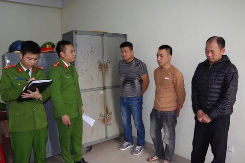 Khởi tố 3 đối tượng chèn ép xe ô tô và tấn công người trên cao tốc