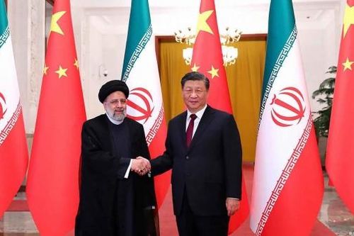 Tổng thống Iran thăm Trung Quốc: Lợi cả đôi bên