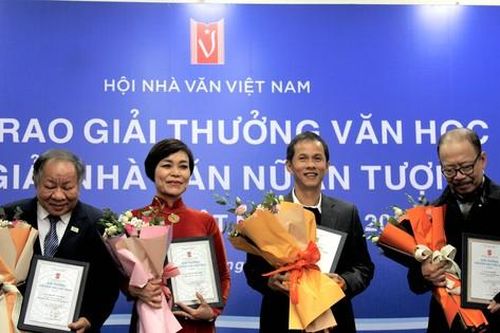 Được mùa thơ ở giải Văn học Việt Nam 2022