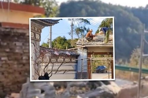 Cha mẹ Trung Quốc bỏ tiền tỷ xây cổng 'phong thủy' mong con thoát ế