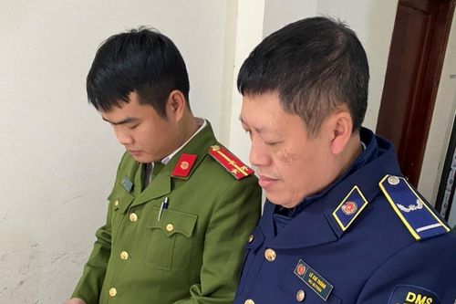 Hà Nội: Tạm giữ lượng lớn thuốc trị bệnh trĩ có dấu hiệu giả nhãn hiệu