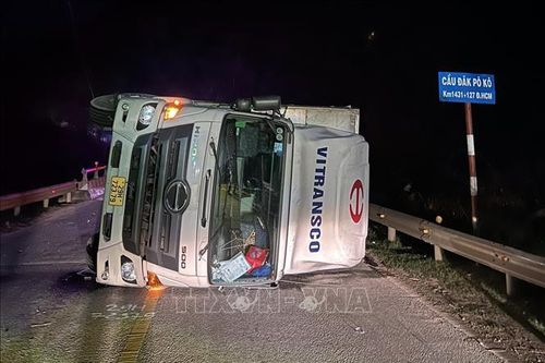 Hướng dẫn, cảnh báo các lái xe khi lưu thông qua đoạn đường nguy hiểm