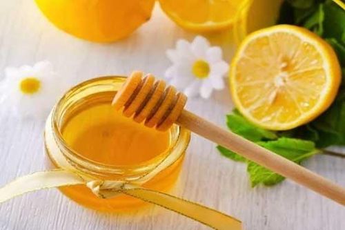 Lỗ chân lông to đến mấy cũng được thu nhỏ nhờ 3 loại mặt nạ thần thánh này