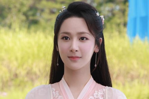Dương Tử được một sao nam khen ngợi có nhân cách vàng, là cực phẩm trong Cbiz