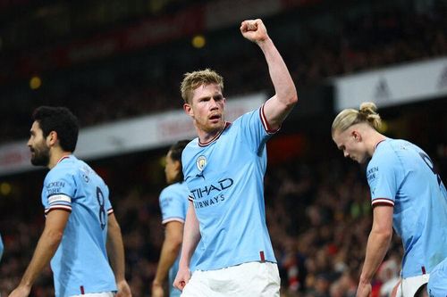 Man City hạ gục Arsenal lấy ngôi đầu bảng
