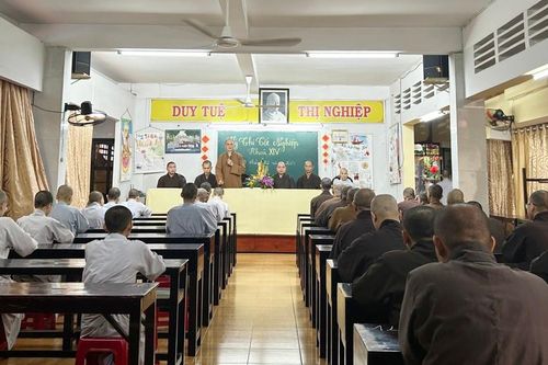 Lớp Sơ cấp Phật học Q.3 (TP.HCM) thi tốt nghiệp khóa XIV