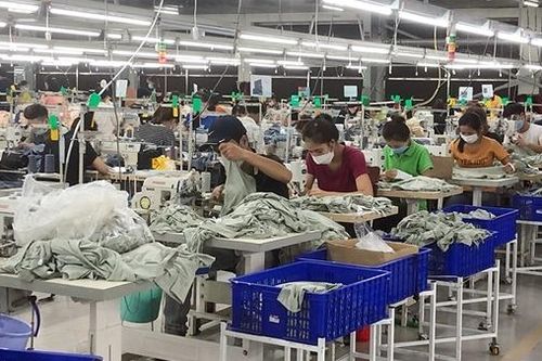 Xử lý nghiêm khắc doanh nghiệp 'quên' quyền lợi của người lao động