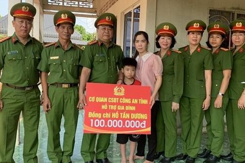 Hỗ trợ gia đình Thiếu tá Hồ Tấn Dương hy sinh khi làm nhiệm vụ