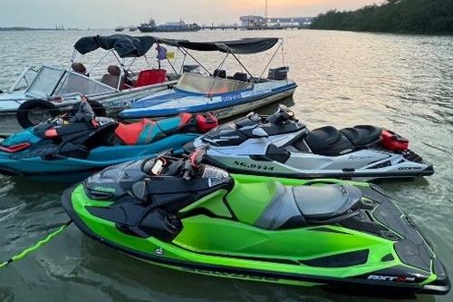 Công an TP Hồ Chí Minh xử phạt nhiều mô tô nước vi phạm