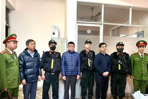 Vì sao giám đốc Trung tâm Đăng kiểm Thừa Thiên - Huế và 2 cấp phó bị bắt?
