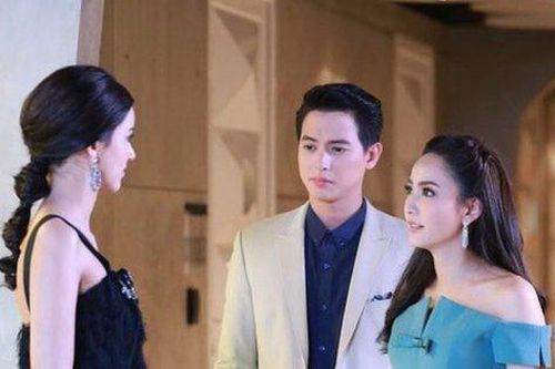 Chồng ngoại tình còn dám viết đơn ly hôn, phản ứng bất ngờ của vợ khiến anh ta bẽ bàng rối rít xin lỗi