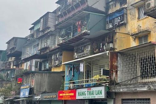 Cải tạo chung cư cũ ở Hà Nội: Tầng trên vui, tầng dưới buồn