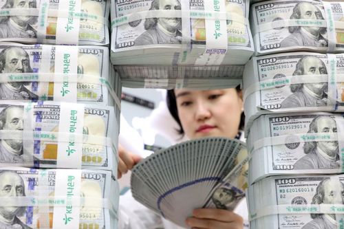 Hệ thống tài chính đơn cực sụp đổ cùng với sự chấm dứt quyền bá chủ của đồng USD?
