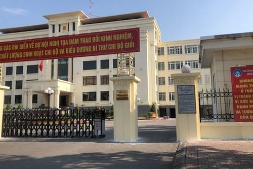 Hải Phòng: Trưởng phòng Nội vụ 'sử dụng bằng phổ thông trung học không phù hợp'