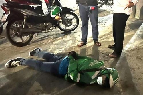 Tài xế xe ôm hiếp dâm khách nữ rồi cướp tài sản