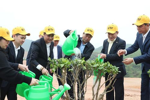 Phát động trồng cây phủ xanh 16ha dự án sân golf tại tỉnh Phú Thọ