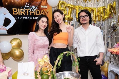 Bất ngờ quà sinh nhật độc lạ Thùy Tiên tặng 'bà trùm hoa hậu'