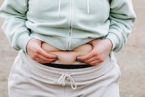 Giảm cân theo hot girl, cô gái khóc nấc vì điều này