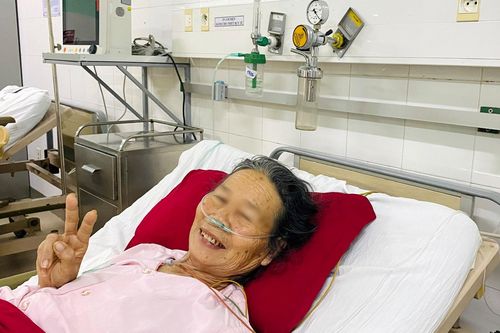 Cứu sống cụ bà nguy kịch do phình lớn động mạch chủ bụng