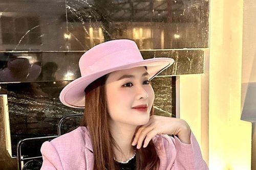 Sao Việt: Hồng Diễm thảnh thơi uống trà, Trấn Thành đầy tâm trạng, Hoa hậu Thùy Tiên thả thính đỉnh cao