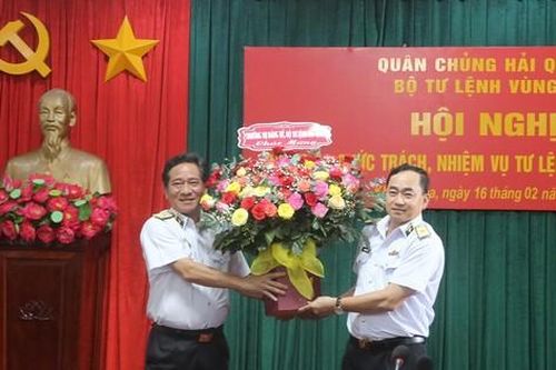 Bàn giao chức vụ Tư lệnh Vùng 4 Hải quân