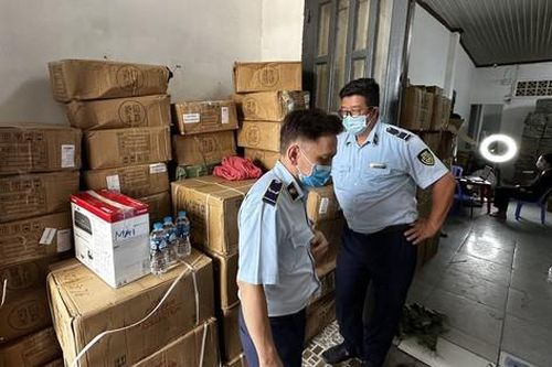 Đồng loạt kiểm tra nhiều điểm kinh doanh mỹ phẩm lớn tại TP.HCM