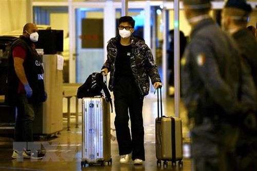 EU ngừng xét nghiệm COVID đối với du khách đến từ Trung Quốc