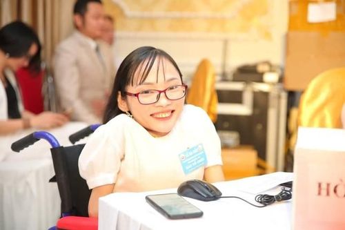 Cô giáo xương thủy tinh Ngọc Tâm: 'Nỗ lực sống và cống hiến mỗi ngày'