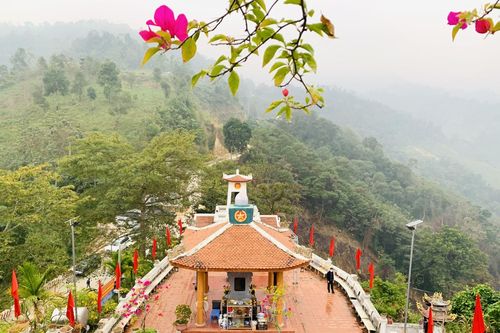 Đền thờ các anh hùng liệt sĩ Mặt trận Vị Xuyên - nơi giáo dục thế hệ trẻ