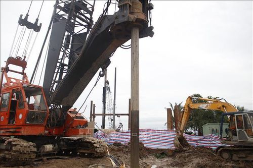 Không khởi tố vụ bé trai lọt vào cọc bê tông ở Đồng Tháp