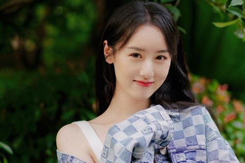 Tiểu Triệu Lệ Dĩnh thoát mác bị phong sát, phim mới chuẩn bị lên sóng oanh tạc màn ảnh