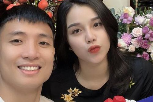 Nàng dâu 'số hưởng' nhất làng bóng đá