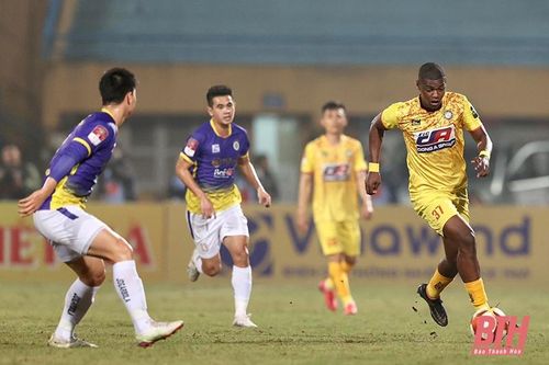 Đông Á Thanh Hóa giành 1 điểm trên sân của ĐKVĐ Hà Nội