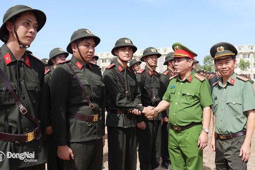 Gần 1,7 ngàn công dân 8 tỉnh tham gia khóa huấn luyện Công an nhân dân năm 2023