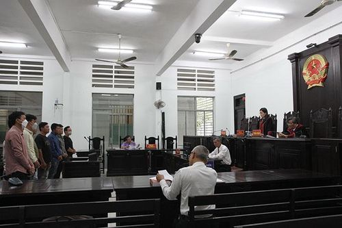 Gây rối tại vũ trường, 8 bị cáo lãnh án