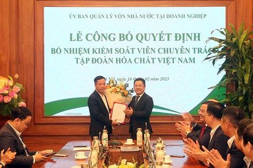 Trao Quyết định bổ nhiệm Kiểm soát viên Tập đoàn Hóa chất Việt Nam