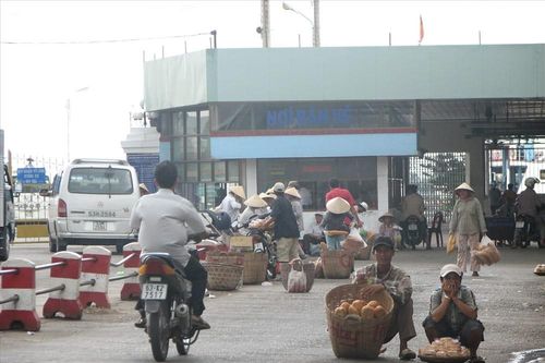 Ăn hủ tíu
