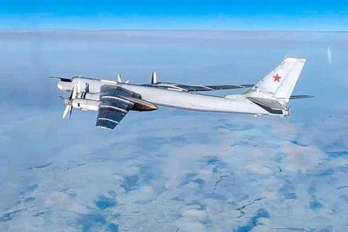 Phi đội oanh tạc cơ Nga liên tiếp chạm mặt tiêm kích Mỹ gần Alaska