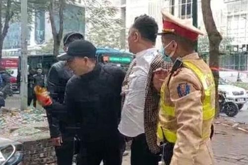 Tài xế vi phạm nồng độ cồn 'thi triển võ công' với Cảnh sát