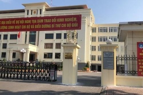 Hải Phòng: Trưởng phòng Nội vụ quận chưa hết cấp III đã 'nhảy cóc' lên đại học