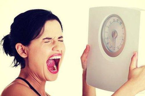 Thói quen quyết định cân nặng! Người có 7 thói quen này dù ăn ít vẫn béo!