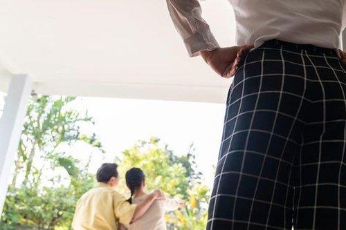 Trúng xổ số món tiền lớn nhưng không cho vợ biết rồi lẳng lặng mua nhà cho vợ cũ